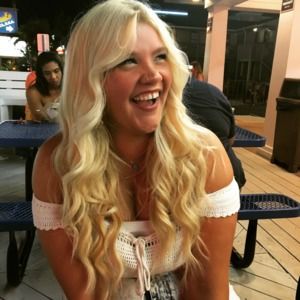 Meet your Posher, Katelyn